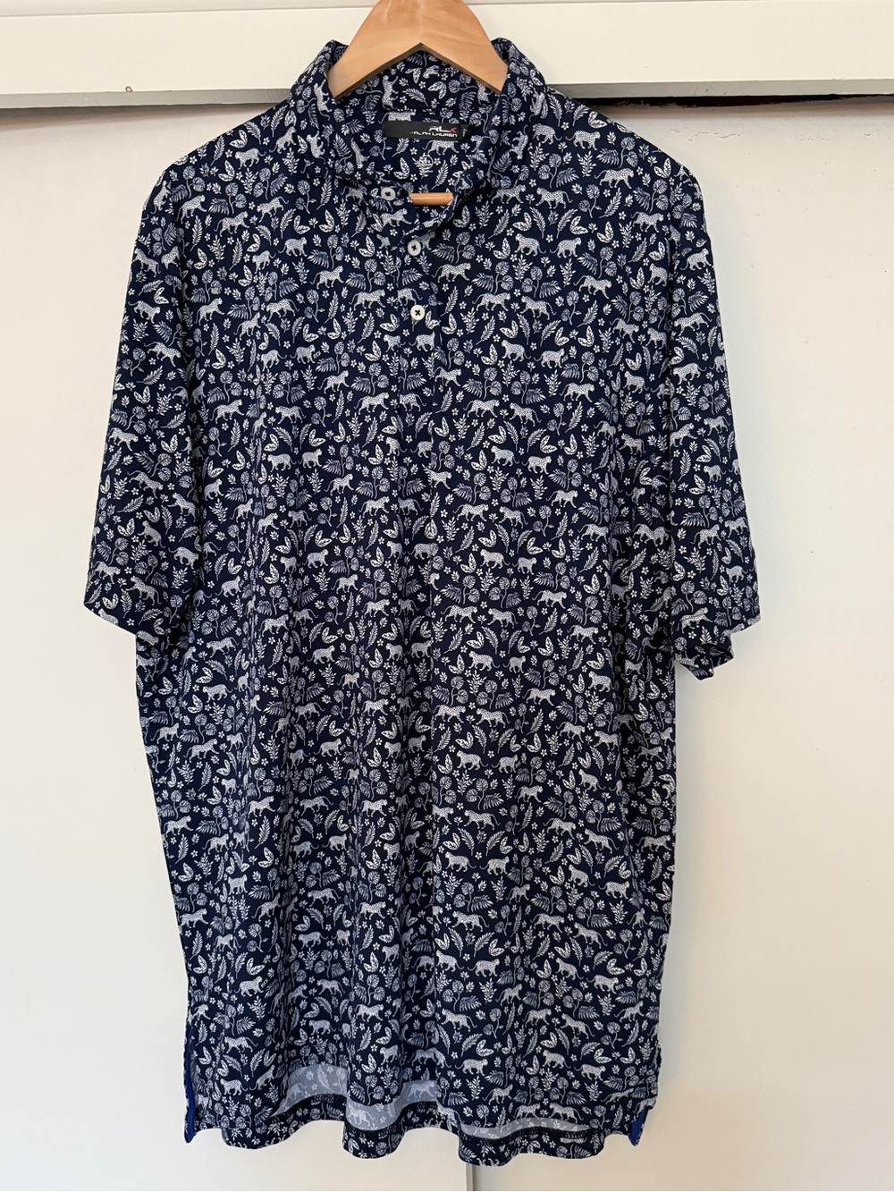 RLX RALPH LAUREN GOLF POLO MEN’S SIZE LARGE WITH JAGUAR JUNGLE PATTERN